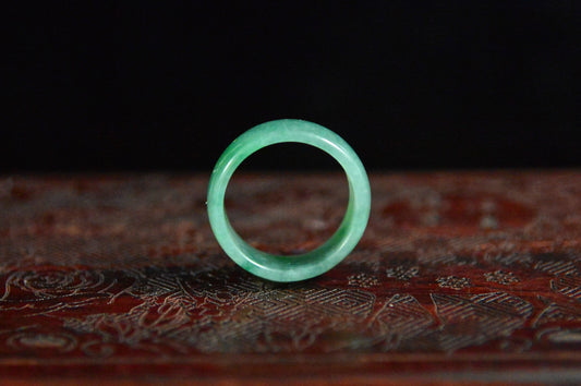 Waxy Icy Vivid Green Tire Ring