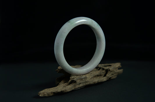 Pale Green White Standard Circle Jade Bangle
