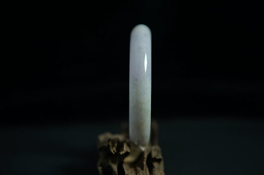 Pale Yellow Lavender Round Jade Bangle
