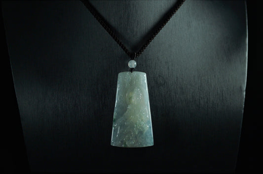 "Avalokitesvara" Icy Green Pattern Jade Pendant