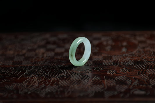 Bright Green Pattern Jade Ring