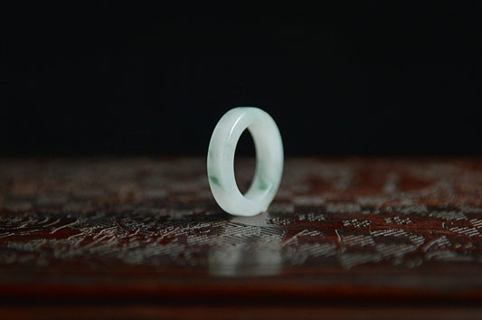Bright Green Pattern Jade Ring