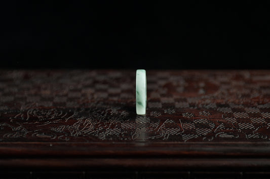Bright Green Pattern Jade Ring