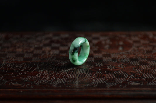 White Green Pattern Jade Ring