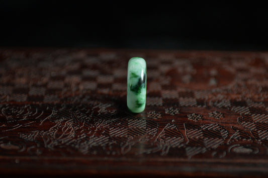 White Green Pattern Jade Ring