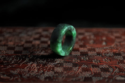 Rich Green Jade Thumb Ring