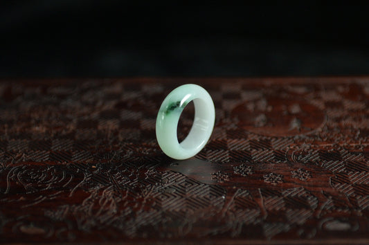 White Green Pattern Jade Ring