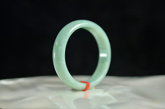 Icy Waxy Apple Green Jade Bangle