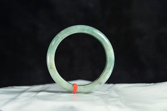 Lake Green Floating Flower Jade Bangle