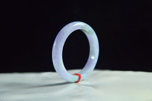 Waxy Type Lavender Spring Jade Bangle